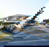 Rover Holiday Units - Accommodation Nelson Bay