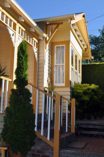 Belton Apartments - Accommodation Nelson Bay 2