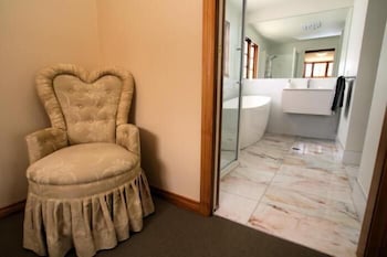 Otago TAS Accommodation Nelson Bay