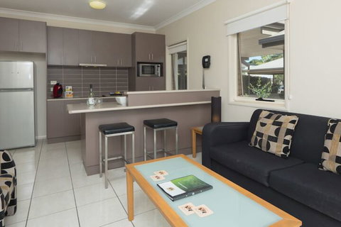 Emerald Inn - Accommodation Nelson Bay 5