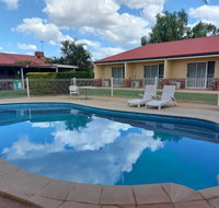 Emerald Explorers Inn - Accommodation Nelson Bay