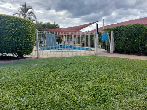 Emerald Explorers Inn - Accommodation Nelson Bay 2
