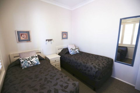 Country Apartments - Accommodation Nelson Bay 7