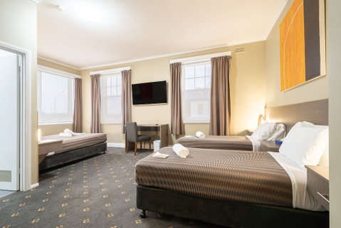 Formby Hotel - Accommodation Nelson Bay 3
