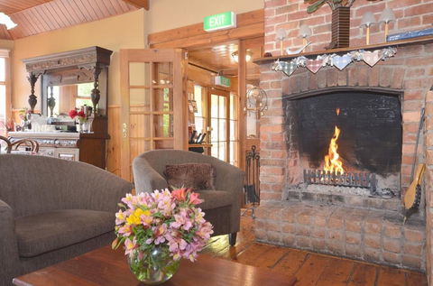 Central Springs Inn - Accommodation Nelson Bay 2