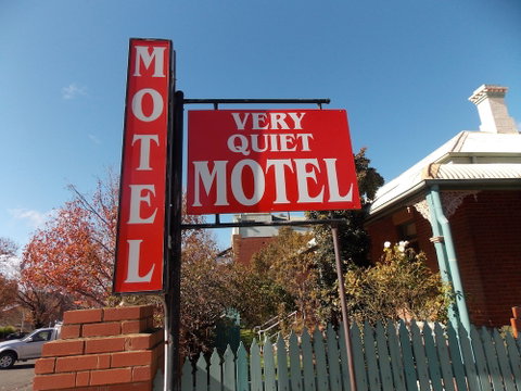 Cowra Crest Motel - Accommodation Nelson Bay 0