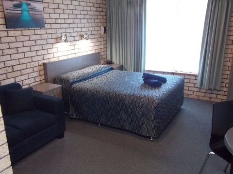 Cowra Crest Motel - Accommodation Nelson Bay 5