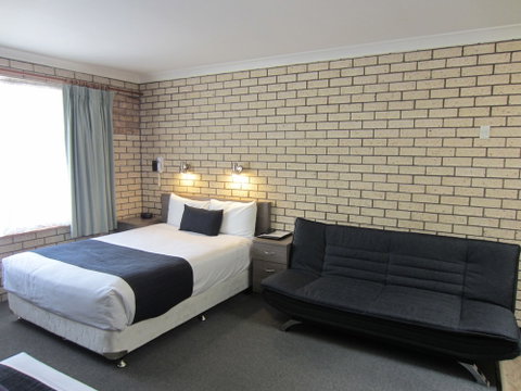 Cowra Crest Motel - Accommodation Nelson Bay 2
