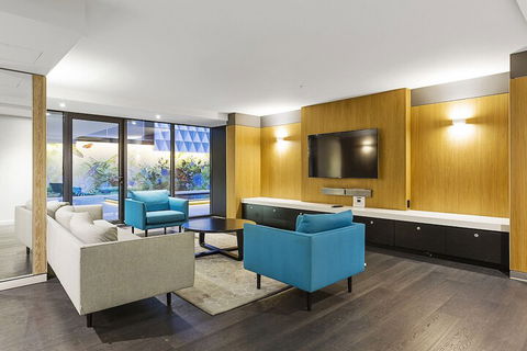 LAURENT Views Of MCG & Yarra River + Fed Square - Accommodation Nelson Bay 6