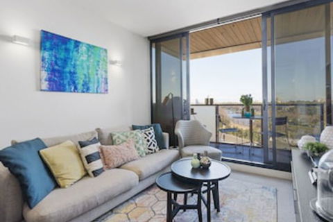 LAURENT Views Of MCG & Yarra River + Fed Square - Accommodation Nelson Bay 0