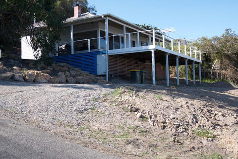 Loutit Views - Accommodation Nelson Bay 3