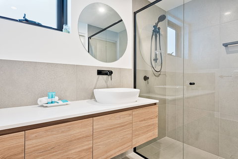 Allure Mooloolaba - Accommodation Nelson Bay 2