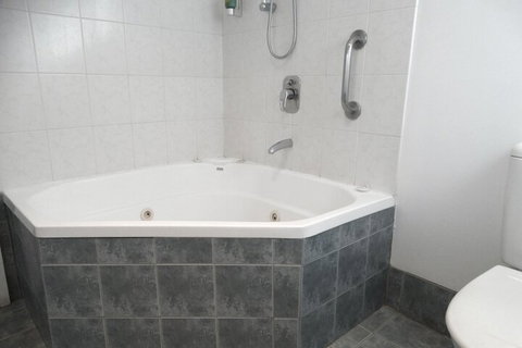 MAS Country Colonial Motor Inn - Accommodation Nelson Bay 6