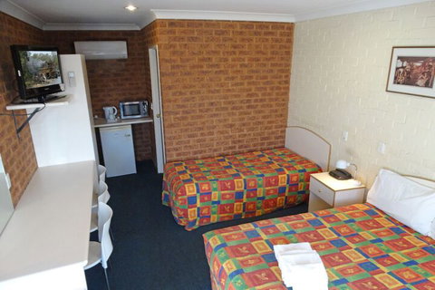 MAS Country Colonial Motor Inn - Accommodation Nelson Bay 3