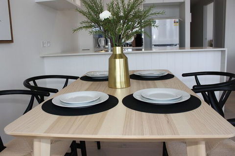 Modern Apartment In Brisbane - Accommodation Nelson Bay 3