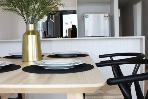 Modern Apartment In Brisbane - Accommodation Nelson Bay 7