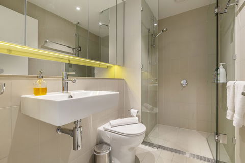 STAY&CO Serviced Apartments Docklands Collins - Accommodation Nelson Bay 6