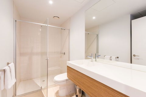 RIVER, 1BDR Melbourne Apartment - Accommodation Nelson Bay 4