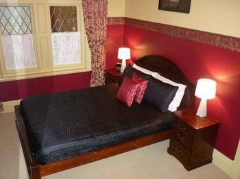 Triune House Bed & Breakfast - Accommodation Nelson Bay 1
