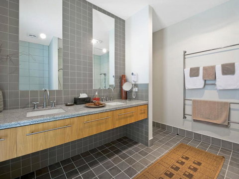 Louvres - Accommodation Nelson Bay 1