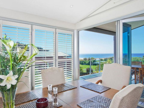 Louvres - Accommodation Nelson Bay 4