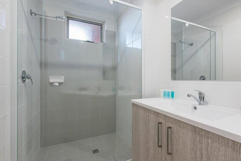 Jurien Bay Motel Apartments - Accommodation Nelson Bay 3