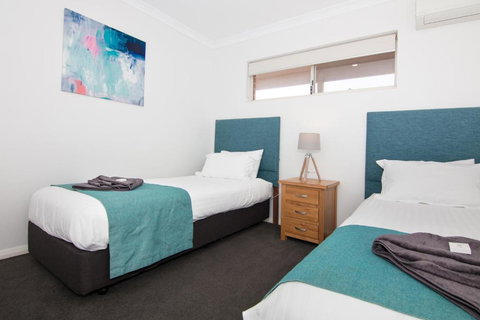 Jurien Bay Motel Apartments - Accommodation Nelson Bay 4