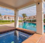 Breakers Block 1 unit 1 Pool in complex across the road from the beach - Accommodation Nelson Bay