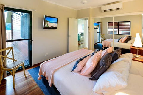 NEWLY BEAUTFULLY RENOVATED 16 The Casuarina 3 Bedroom House With 180 Degree Ocean Views - Accommodation Nelson Bay 1