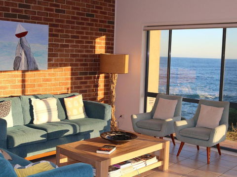 Ocean Views 4 Ocean Street Air Conditioned Luxury With Beautiful Ocean Views - Accommodation Nelson Bay 3