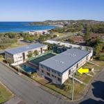 2 The Dunes 38 Marine Drive Pool Tennis Court & So Close To The Beach - Nelson Bay Accommodation.com 0