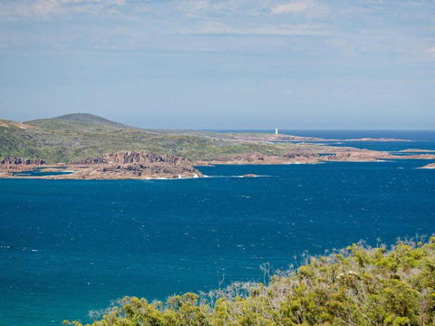 Beach House 7 26 One Mile Close Air Conditioned Wifi Foxtel Linen - Accommodation Nelson Bay 3