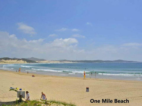 Beach House 7 26 One Mile Close Air Conditioned Wifi Foxtel Linen - Accommodation Nelson Bay 2