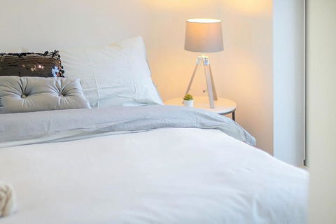 A Cozy & Stylish Suite Near Melbourne Central - Accommodation Nelson Bay 2