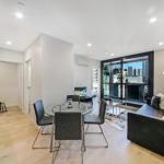 A Cozy & Stylish Suite Near Melbourne Central - Accommodation Nelson Bay 0