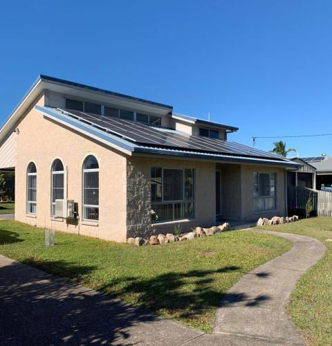 11 Anchovy Street Tin Can Bay Summer Haven Coastal Retreat - Accommodation Nelson Bay 0