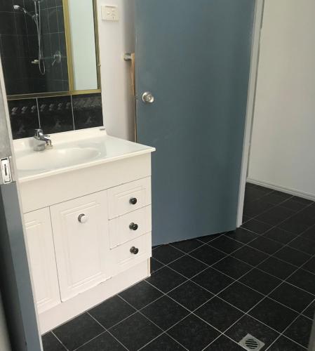 11 Anchovy Street Tin Can Bay Summer Haven Coastal Retreat - Accommodation Nelson Bay 4