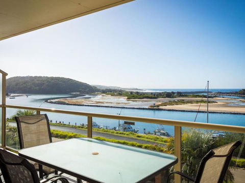 Grand Pacific 2 Unit 2 - Accommodation Nelson Bay 4