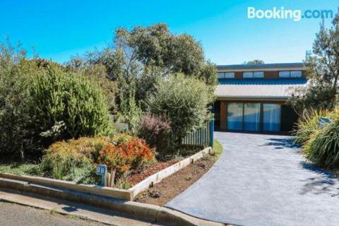 Banksia Beach House - Accommodation Nelson Bay 5