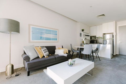 Perfect Location Spacious 2BR Apt Near Flinders Station - Accommodation Nelson Bay 5