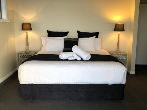 SEA EAGLE COTTAGE Amazing Views Of Bay Of Fires - Nelson Bay Accommodation.com 4