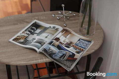 Heart Of Sandringham Apartment By Ready Set Host - Nelsons Bay Accommodation 5