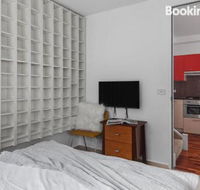 Heart of Sandringham Apartment by Ready Set Host - Accommodation Nelson Bay
