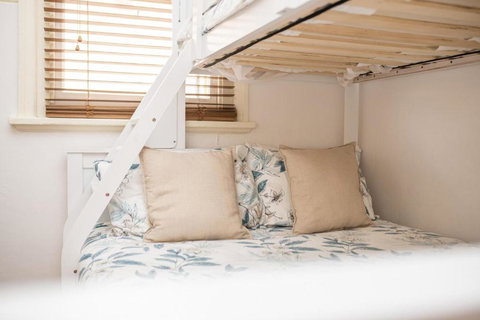 Lords Cottage Charming CBD Home Pet Friendly - Accommodation Nelson Bay 1