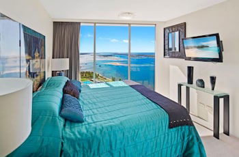 Luxury 3BR Apt With Incredible Views - Accommodation Nelson Bay 4