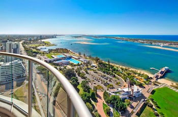 Luxury 3BR Apt With Incredible Views - Accommodation Nelson Bay 6
