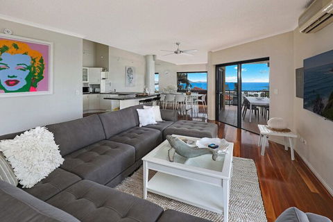PRTFINO Ultimate Penthouse - Accommodation Nelson Bay 2