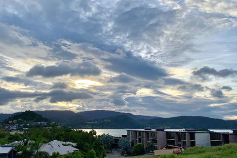 WHITSUNDAY Spacious & Comfortable Moments From Picturesque Boardwalk - Accommodation Nelson Bay 0