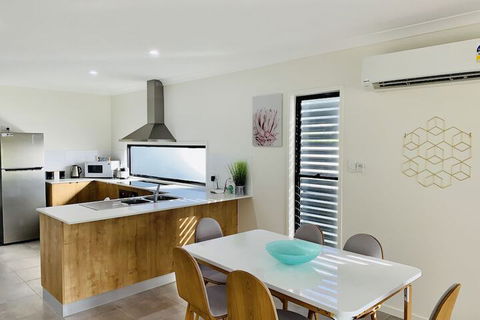 WHITSUNDAY Spacious & Comfortable Moments From Picturesque Boardwalk - Accommodation Nelson Bay 6