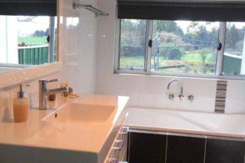 Old Schoolmasters Cottage On The Barrington River - Accommodation Nelson Bay 4